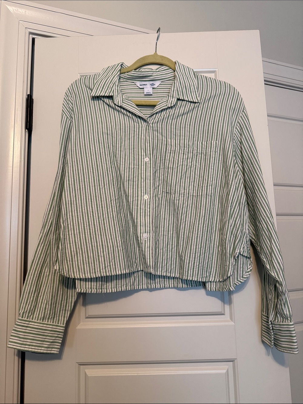 Old Navy Green and White Striped Cropped Button-Up